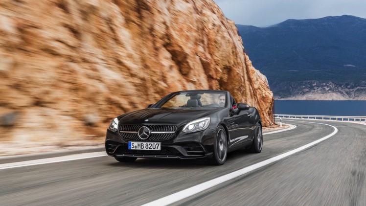 De facelift van de Mercedes SLK is een feit en vanaf 2016 heet de compacte roadster Mercedes-Benz SLC.
