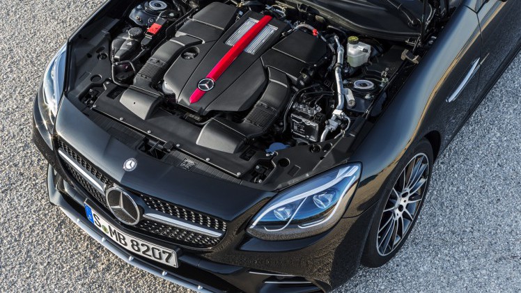 De facelift van de Mercedes SLK is een feit en vanaf 2016 heet de compacte roadster Mercedes-Benz SLC.