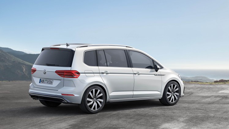 Volkswagen introduceert twee topversies van de Touran, de nieuwe 1.8 TSI Highline DSG en 2.0 TDI Highline DSG.