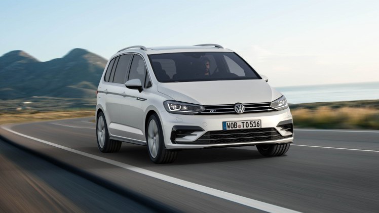 Volkswagen introduceert twee topversies van de Touran, de nieuwe 1.8 TSI Highline DSG en 2.0 TDI Highline DSG.
