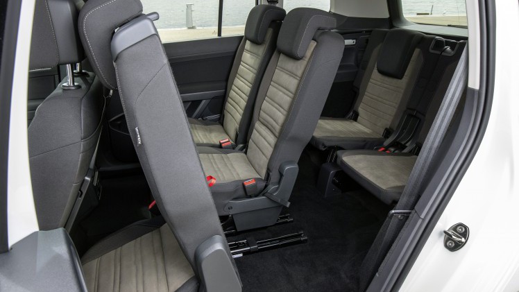 Volkswagen introduceert twee topversies van de Touran, de nieuwe 1.8 TSI Highline DSG en 2.0 TDI Highline DSG.