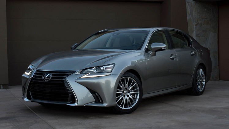 Lexus introduceert de vernieuwde GS in 2016 bij de dealers. De hybride sedan begint bij prijzen vanaf 46.795 euro.