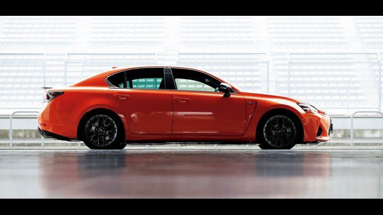 Lexus introduceert de vernieuwde GS in 2016 bij de dealers. De hybride sedan begint bij prijzen vanaf 46.795 euro.