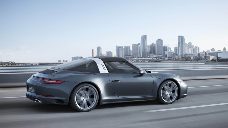 Porsche maakt de vernieuwde 911 Carrera 4 en Targa 4 modellen bekend. Beide varianten hebben vierwielaandrijving en komen ook als Carrera 4S en Targa 4 S op de markt met nog meer vermogen.
