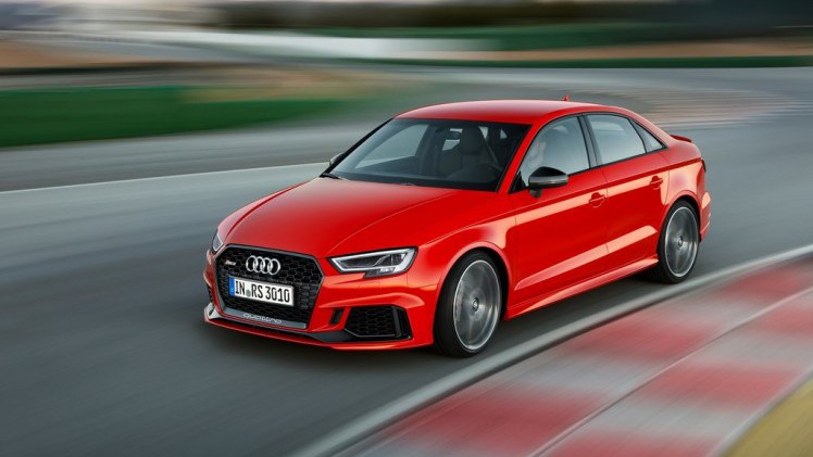Met de facelift krijgt de Audi RS3 ook een Limousine-variant en die krijg op zijn beurt ook een nieuwe motor: die uit de TT RS. Dat betekent dat de auto nu 400 pk levert.