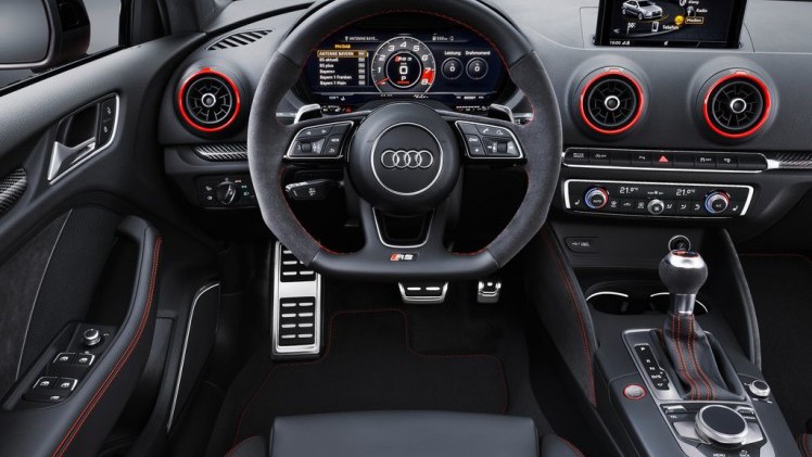 Met de facelift krijgt de Audi RS3 ook een Limousine-variant en die krijg op zijn beurt ook een nieuwe motor: die uit de TT RS. Dat betekent dat de auto nu 400 pk levert.