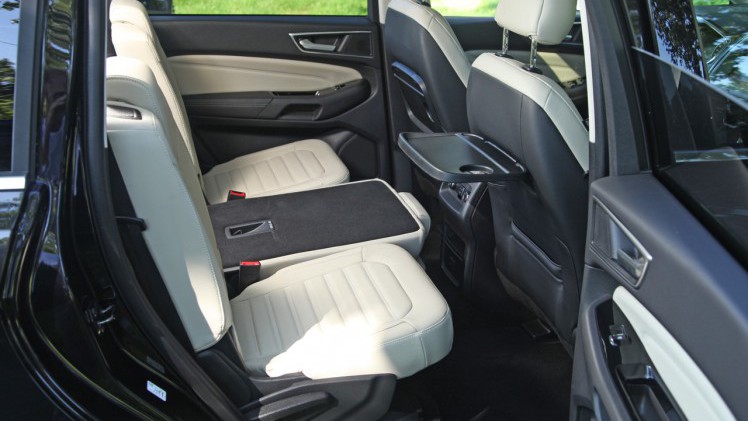 Autotest nieuwe Ford Galaxy, die wij in Nederland reden met de 2.0 TDCi Powershift AWD, maar ook leverbaar is met twee EcoBoost benzinemotoren.
