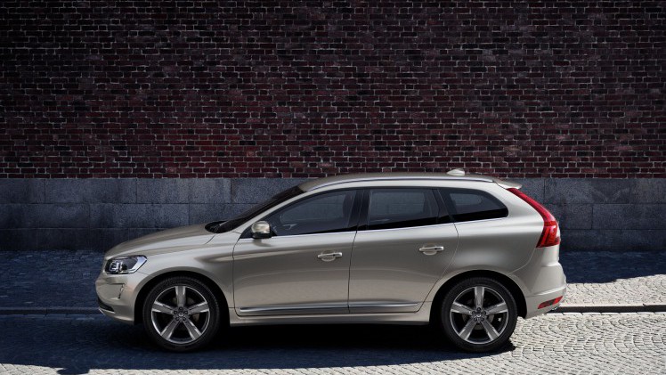 Prijzen en uitvoeringen Volvo XC60 modeljaar 2017. De populaire SUV is er wederom als Nordic+ en krijgt voortaan meer uitvoeringen met AWD. Nieuw zijn ook de Polestar Performance Parts.