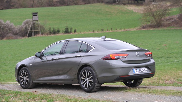 Opel breidt het programma van de Insignia uit met extra motoren.