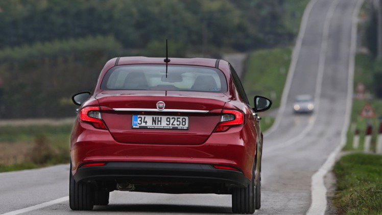 Fiat brengt de nieuwe Tipo sedan 1.4 en 1.3 MultiJet in Nederland op de markt, gevolgd door de Tipo hatchback in de zomer van 2016 en de Tipo Stationwagon na de zomer.