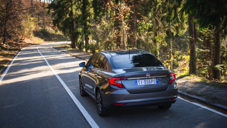 Fiat brengt de nieuwe Tipo sedan 1.4 en 1.3 MultiJet in Nederland op de markt, gevolgd door de Tipo hatchback in de zomer van 2016 en de Tipo Stationwagon na de zomer.