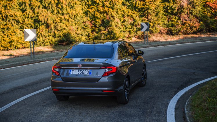 Fiat brengt de nieuwe Tipo sedan 1.4 en 1.3 MultiJet in Nederland op de markt, gevolgd door de Tipo hatchback in de zomer van 2016 en de Tipo Stationwagon na de zomer.
