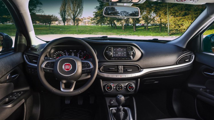 Fiat brengt de nieuwe Tipo sedan 1.4 en 1.3 MultiJet in Nederland op de markt, gevolgd door de Tipo hatchback in de zomer van 2016 en de Tipo Stationwagon na de zomer.