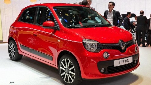 Nieuwe Renault Twingo introductie vanaf september bij de dealer. Leverbaar met SCe70 en TCe90 driecilinders. Standaard vijfdeurs en ruimer dan ooit. Maar ook kleiner.