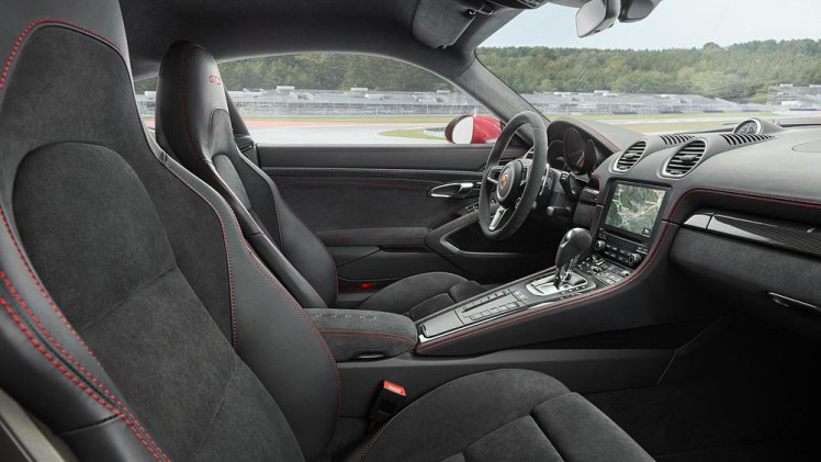 Porsche breidt het programma van de 718 Boxster en Cayman uit met de GTS-versie de 35 pk extra levert.