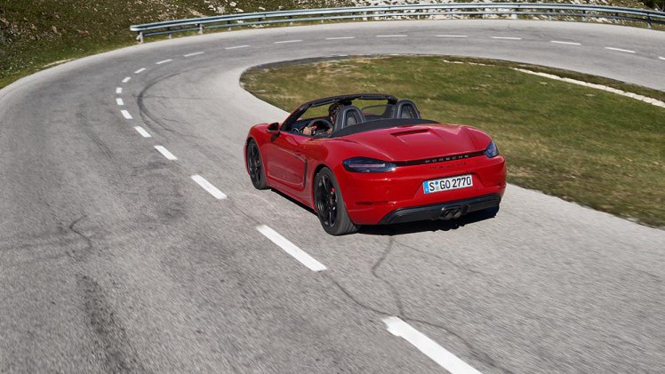 Porsche breidt het programma van de 718 Boxster en Cayman uit met de GTS-versie de 35 pk extra levert.