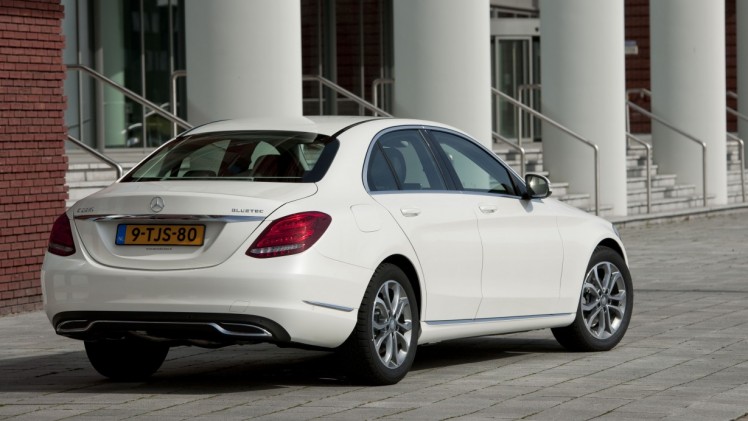 Modeljaar 2016 van de Mercedes C-Klasse verwelkomt de C 160 en C 300 viercilinders in het gamma.