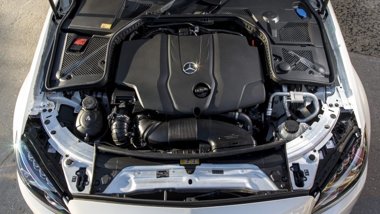Modeljaar 2016 van de Mercedes C-Klasse verwelkomt de C 160 en C 300 viercilinders in het gamma.