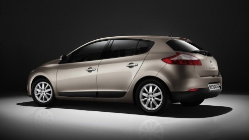Het gevecht in de compacte middenklasse is blijvend losgebarsten. Met de onthulling van de nieuwe Golf VI en Renault Megane worden ook de prijzen bekend gemaakt. De Fransman staat vanaf 21.500 euro in