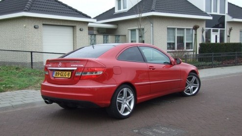 Ruim een jaar geleden heeft Mercedes de C-klasse een nieuw leven ingeblazen. Je had er vervolgens een weddenschap op kunnen afsluiten dat de nieuwe Sportcoup niet veel later zou volgen. Die weddensch