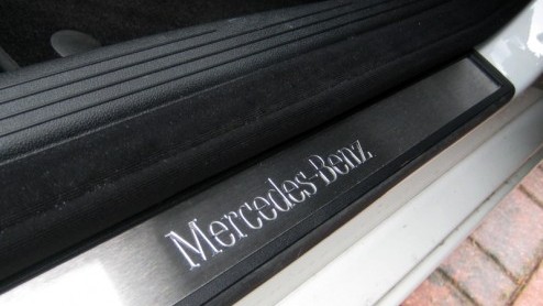 Mercedes heeft deze maand de nieuwe E-Klasse officieel voorgesteld. Vlak daarvoor reden wij met een bijzonder vooruitstrevend exemplaar van de huidige generatie, namelijk de E300 BlueTEC. Door een gea