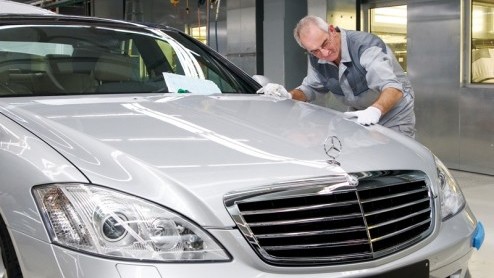 J.D. Power voert jaarlijks een studie uit waarbij klanten die een nieuwe auto hebben gekocht, aangeven in welke mate ze tevreden zijn over hun aankoop. Mercedes-Benz was dit jaar het enige merk met dr