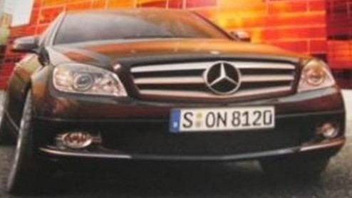 Er zijn verschillende manieren om als fabrikant je nieuwe autos onder de aandacht te brengen. Een daarvan is bijvoorbeeld folders laten uitlekken.
