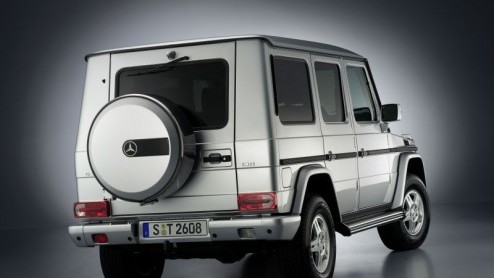 Al 28 jaar is de G-Klasse onafgebroken in productie. Het zegt wel wat over de kracht van dit model. Mercedes heeft de G-Klasse daarom maar weer eens een kleine facelift gegeven.