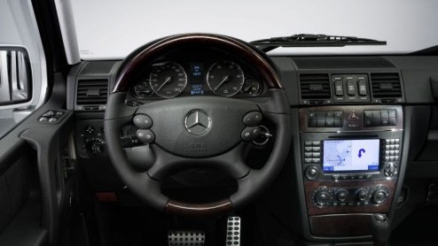 Al 28 jaar is de G-Klasse onafgebroken in productie. Het zegt wel wat over de kracht van dit model. Mercedes heeft de G-Klasse daarom maar weer eens een kleine facelift gegeven.