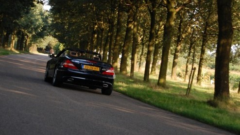 De Mercedes-Benz SL prijkt al tientallen jaren in het modelgamma. De geschiedenis van deze roadster reikt terug tot begin jaren vijftig en wordt geprezen om zijn fraaie verschijning en sportieve aspir