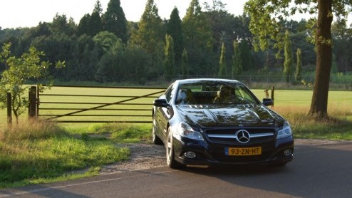 De Mercedes-Benz SL prijkt al tientallen jaren in het modelgamma. De geschiedenis van deze roadster reikt terug tot begin jaren vijftig en wordt geprezen om zijn fraaie verschijning en sportieve aspir