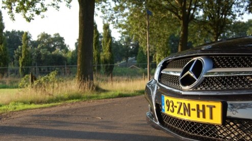 De Mercedes-Benz SL prijkt al tientallen jaren in het modelgamma. De geschiedenis van deze roadster reikt terug tot begin jaren vijftig en wordt geprezen om zijn fraaie verschijning en sportieve aspir