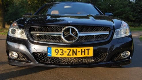 De Mercedes-Benz SL prijkt al tientallen jaren in het modelgamma. De geschiedenis van deze roadster reikt terug tot begin jaren vijftig en wordt geprezen om zijn fraaie verschijning en sportieve aspir
