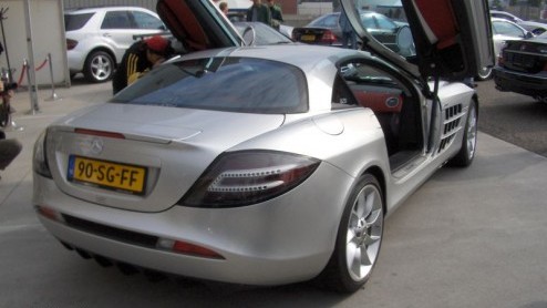 We hebben wat nieuws bij Autovandaag. Vanaf deze week hebben we het onderdeel gespot! Heb je een mooie of bijzondere auto gezien bij jou in de straat, schroom je niet en stuur een foto naar ons en maa