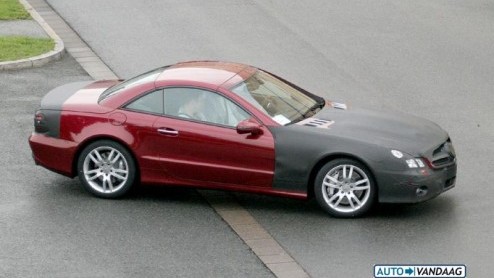 De SL van Mercedes staat al een prijslijsten en zal dat nog een hele tijd staan. Het model wordt pas in 2013 vervangen en dus is het weer tijd voor een facelift.
