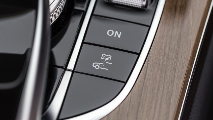 Mercedes C350e plug-in hybride met 7% of 14% bijtelling te bestellen vanaf 57.995 euro.