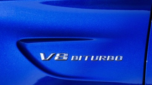 Mercedes-Benz heeft de C63 AMG sedan en Estate onthuld. De aanduiding 63 heeft weinig meer gemeen met de krachtbron in de neus.