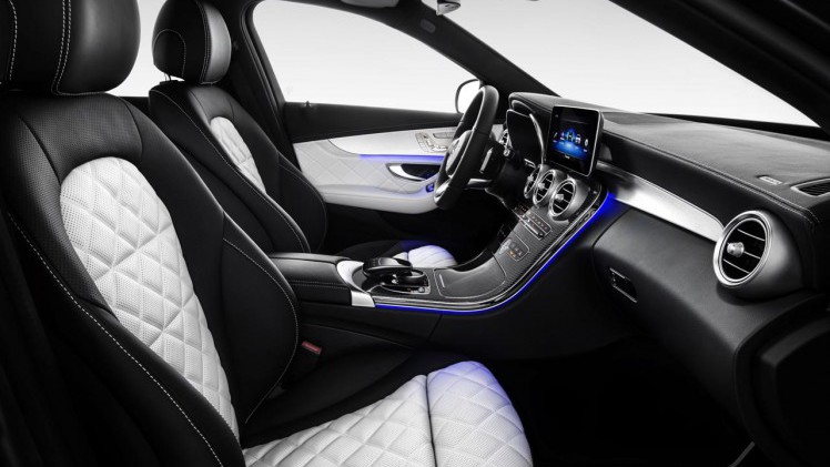 Mercedes geeft de C-klasse een bescheiden facelift, maar introduceert uiterst zuinige, nieuwe motoren