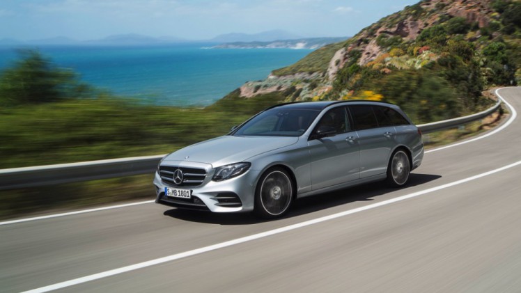 Prijzen en uitvoeringen Mercedes E-Klasse Estate, nu bestelbaar vanaf 54.495 euro met 25% bijtelling in 2015 en 22% bijtelling in 2016.