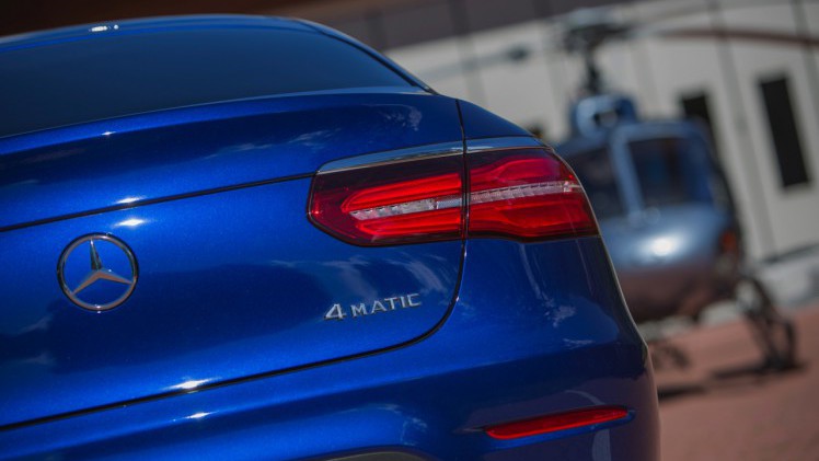 Autotest Mercedes GLC Coup, de sportiever ogende en dynamischer rijdende versie van de GLC SUV. We rijden de eerste kilometers met de GLC 250d, 350d en GLC 350e plug-in hybride.