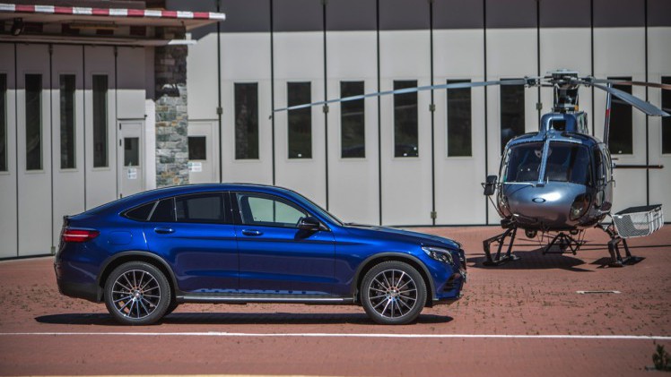 Autotest Mercedes GLC Coup, de sportiever ogende en dynamischer rijdende versie van de GLC SUV. We rijden de eerste kilometers met de GLC 250d, 350d en GLC 350e plug-in hybride.