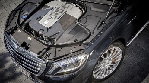 Even geen gezeur over lage bijtelling en CO2-uitstoot. Mercedes heeft namelijk de nieuwe S 65 AMG onthuld met een lekker dikker 6.0 liter V12 onder de kap.