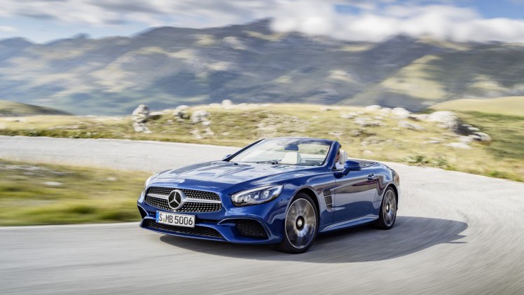 De facelift van de Mercedes SL maakt de legendarische roadster nog sportiever en stijlvoller. Het 2016-model maakt zijn debuut op de Los Angeles Motor Show.