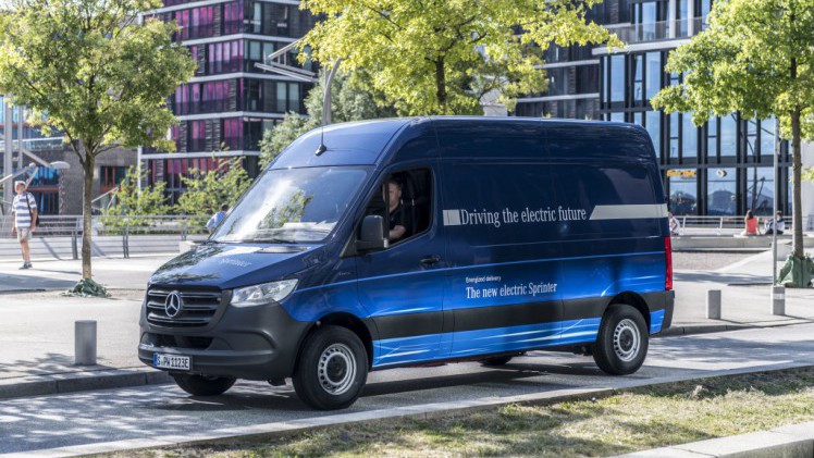 Later dit jaar verschijnt de elektrische Mercedes eVito volgend jaar gevolgd door de eSprinter.