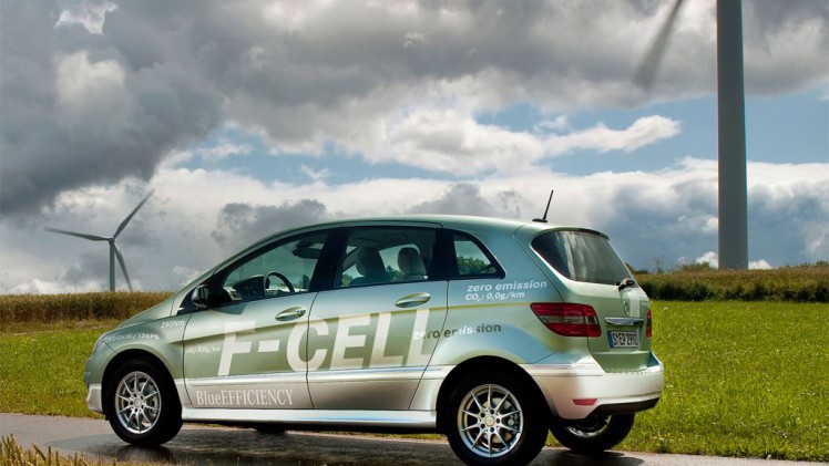 De Mercedes GLC F-CELL op waterstof met brandstofcel is in ontwikkeling.