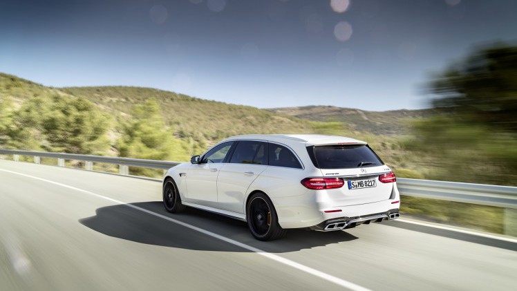 Het sportieve Mercedes-Benz E-Klasse-aanbod wordt nu uitgebreid met de E 63 (S) 4Matic+ in Estate-vorm. Het prijskaartje is fors, maar dan heb je wel de grootste performance-stationwagon op de markt.