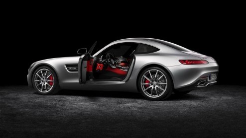 Mercedes-AMG GT onthuld. De nieuwe sportwagen van Mercedes-Benz verschijnt in twee varianten: AMG GT en AMG GT S met 510 pk.