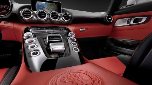 Mercedes-AMG GT onthuld. De nieuwe sportwagen van Mercedes-Benz verschijnt in twee varianten: AMG GT en AMG GT S met 510 pk.