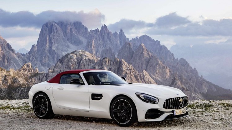 Mercedes-AMG presenteert de GT Roadster. Die brengt ook een nieuwe uitvoering met zich mee in de vorm van de GT C Roadster.