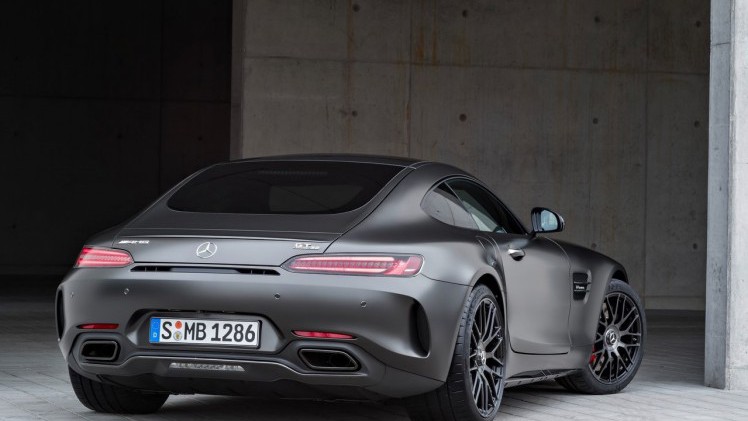 Mercedes-Benz vond het hoog tijd dat de AMG GT een facelift kreeg. Dat is nu gebeurd en het levert ook meteen een nieuwe limited edition-uitvoering op ter gelegenheid van het 50-jarig bestaan van AMG.